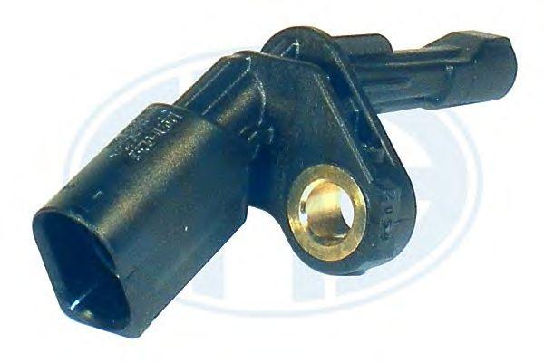 560156